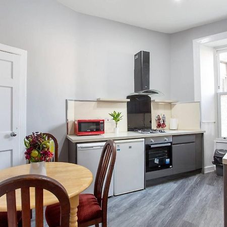 Stunning 2-Bed Apartment In Central אדינבורו מראה חיצוני תמונה
